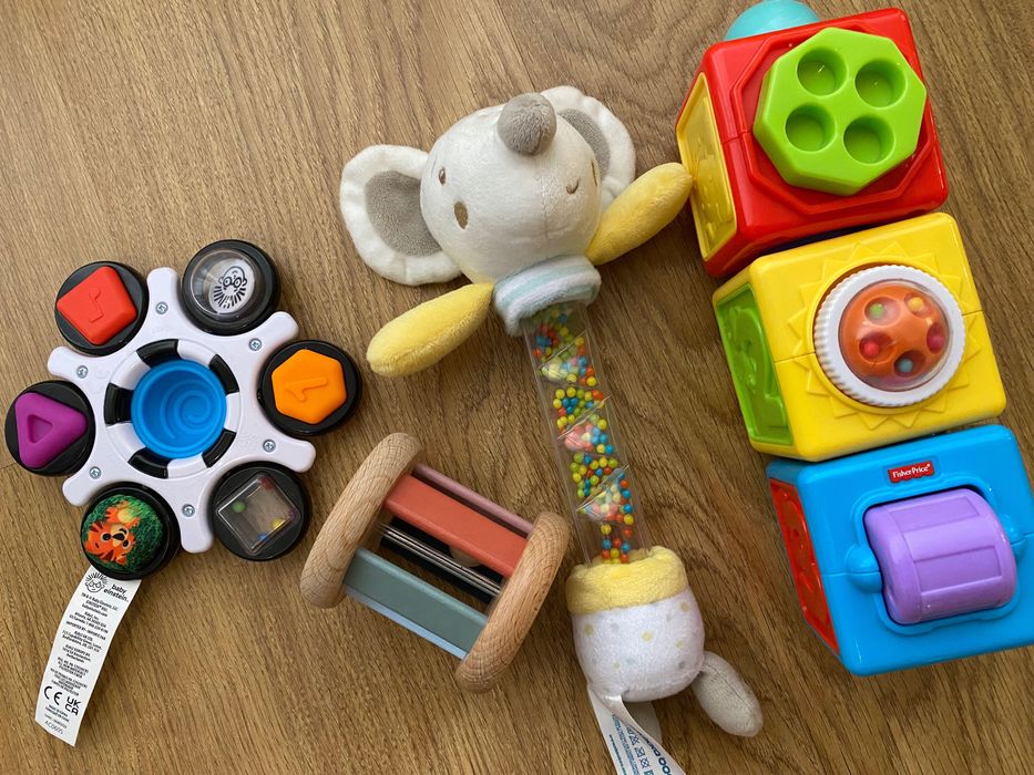 Детски играчки, и плюшени