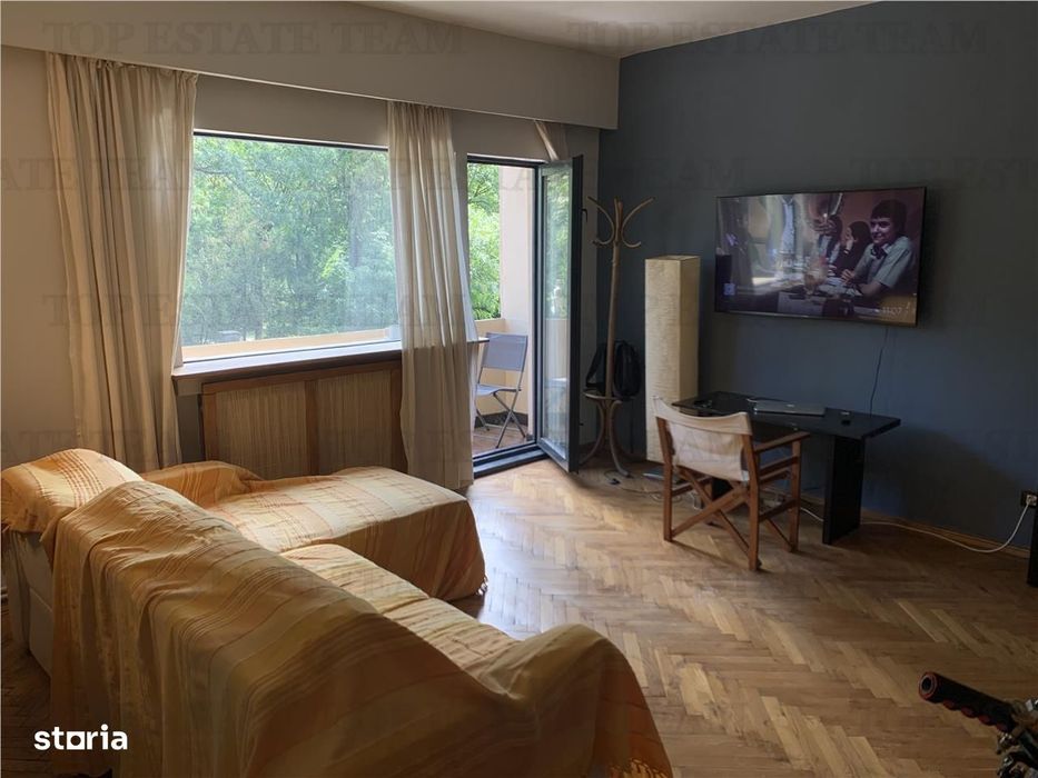 Apartament cu 2 camere de vanzare, Parc Cismigiu, centrala si balcon