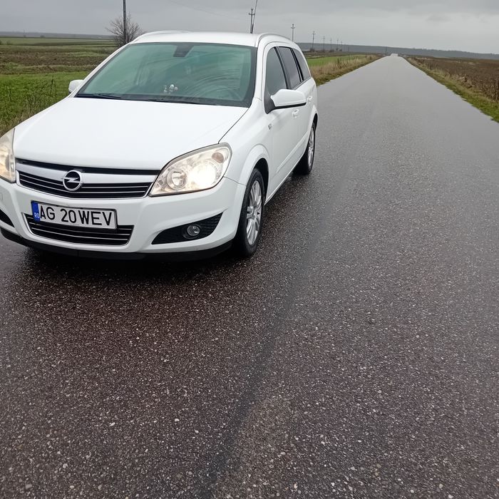 Vând opăl astra h 1.7 2008