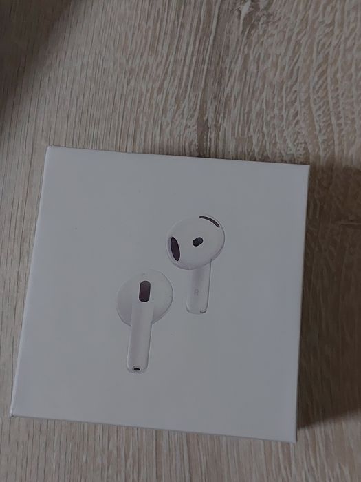 Беспроводные наушники AirPods 4. Торг есть