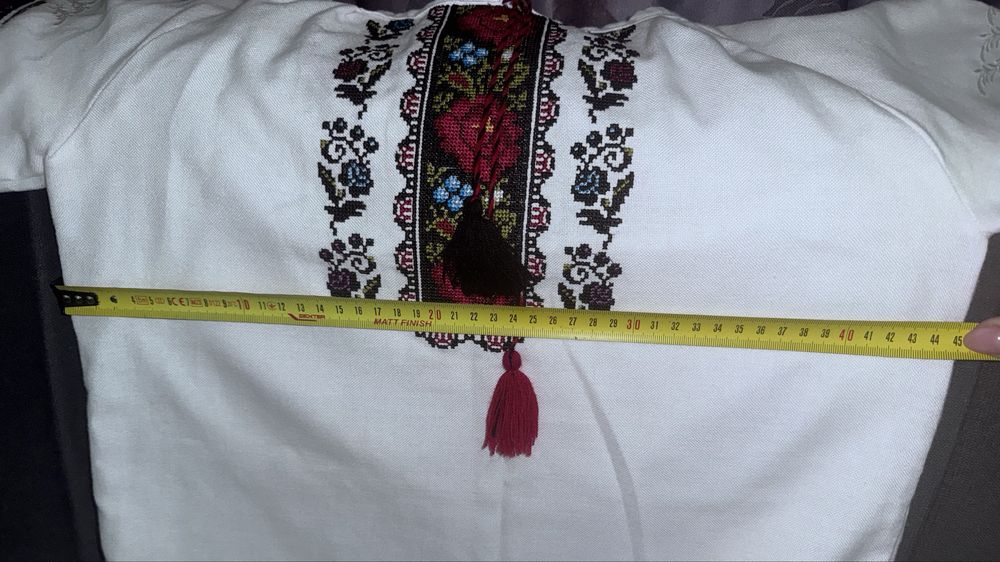 Ie costum popular foarte frumoasa