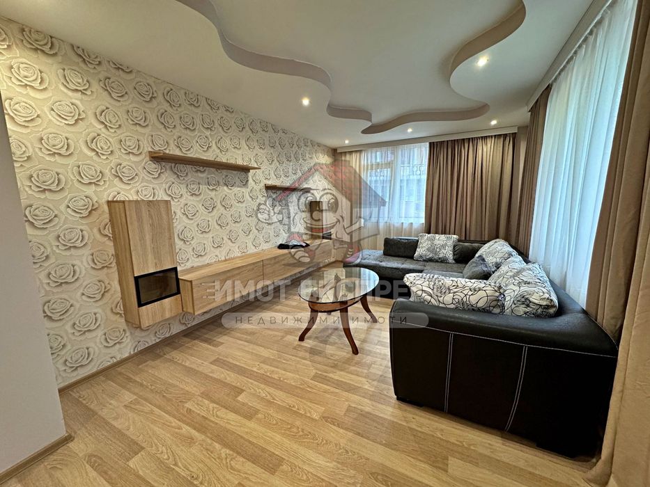 Обзаведен етаж от къща, тристаен апартамент, под наем, кв.Чинара