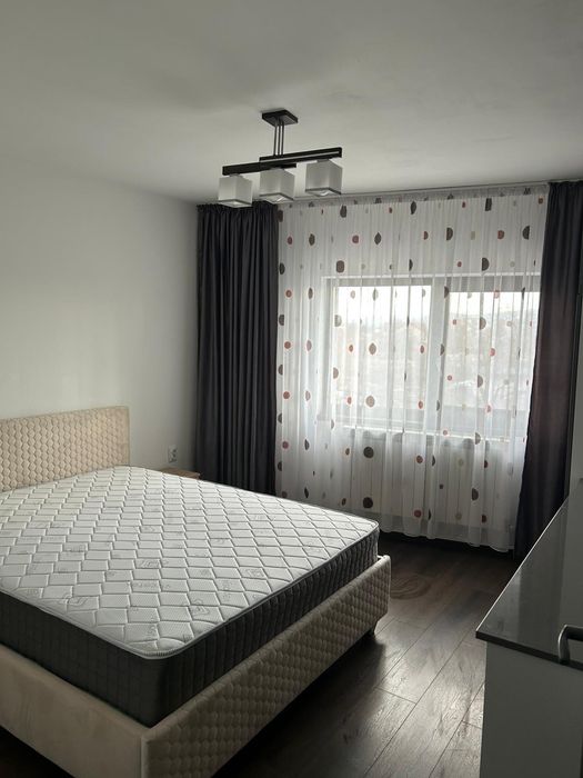 Persoană fizică,  închiriez ap.cu 3 camere  decomandat