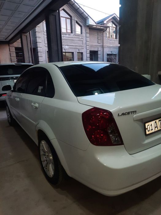 Lasetti sotiladi 2012 yil