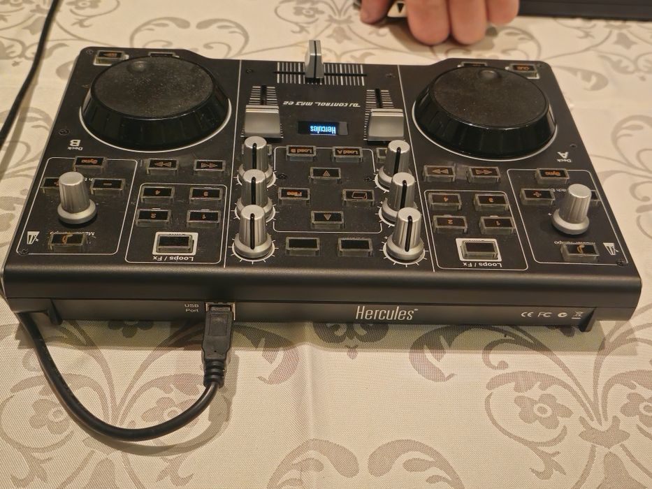 Consolă de mixaj Hercules DJ Control MP3 e2.