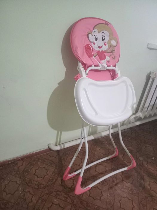 Стульчик для кормления в хорошем состояние