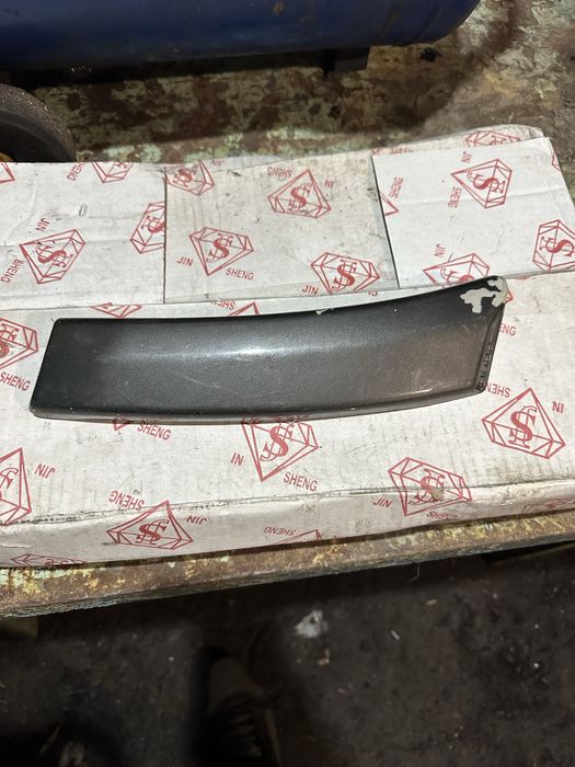 Продам запчасти на 124 мерседес.