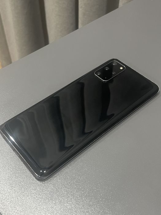 Samsung S20+ флагман