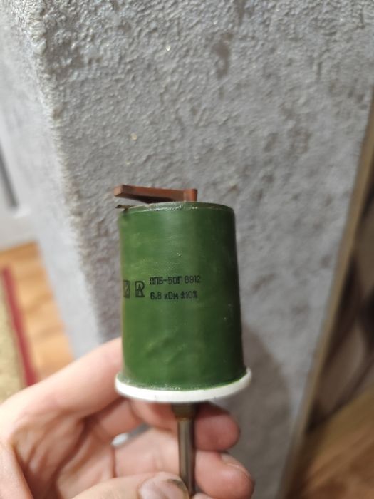 Продаю переменный резистор