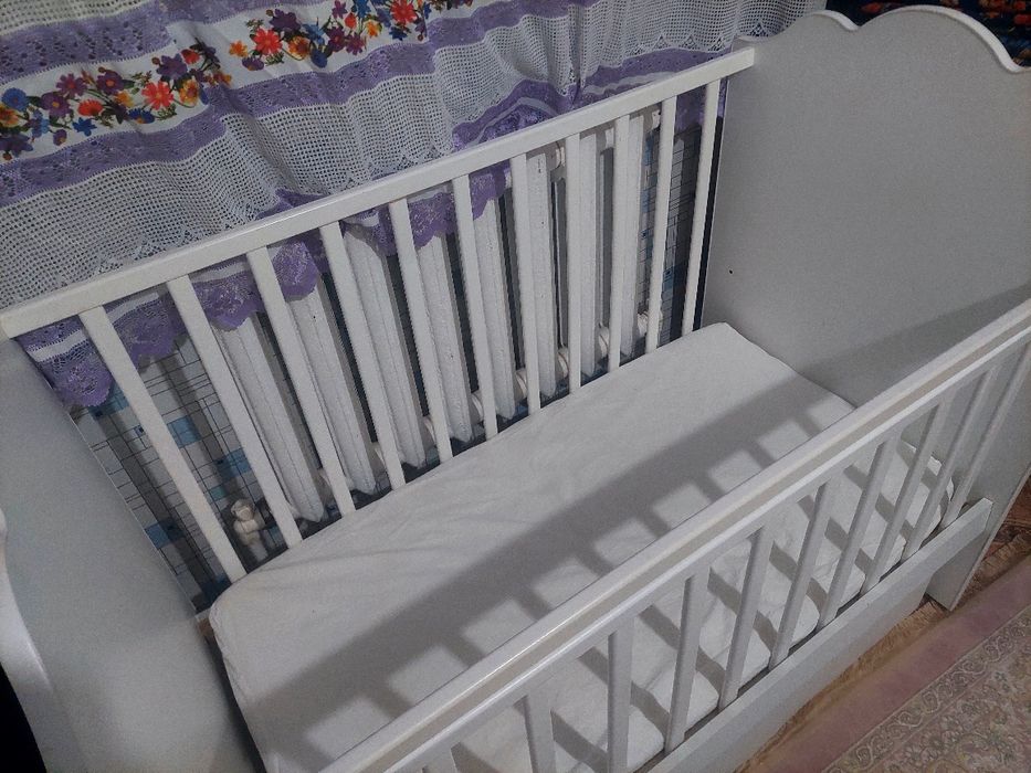 Бу стол 1.2×2.5метр.манеж ,диван кресло