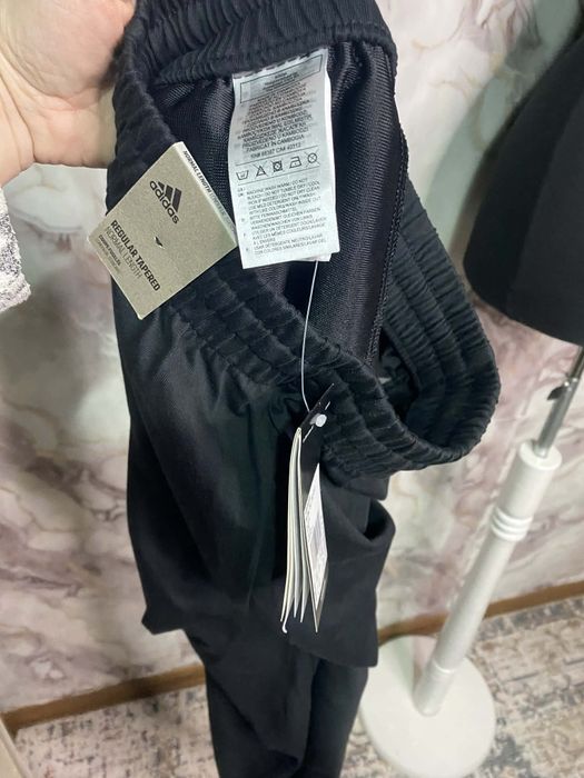 Pantaloni adidas negri