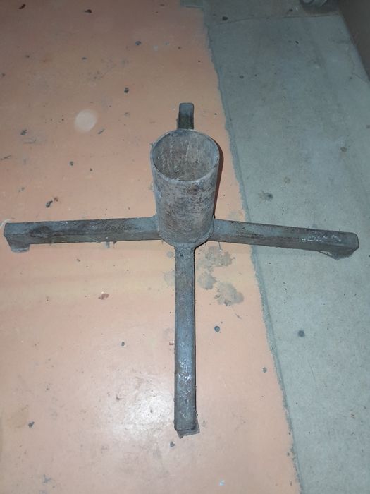 Продам подставку под живую ёлку