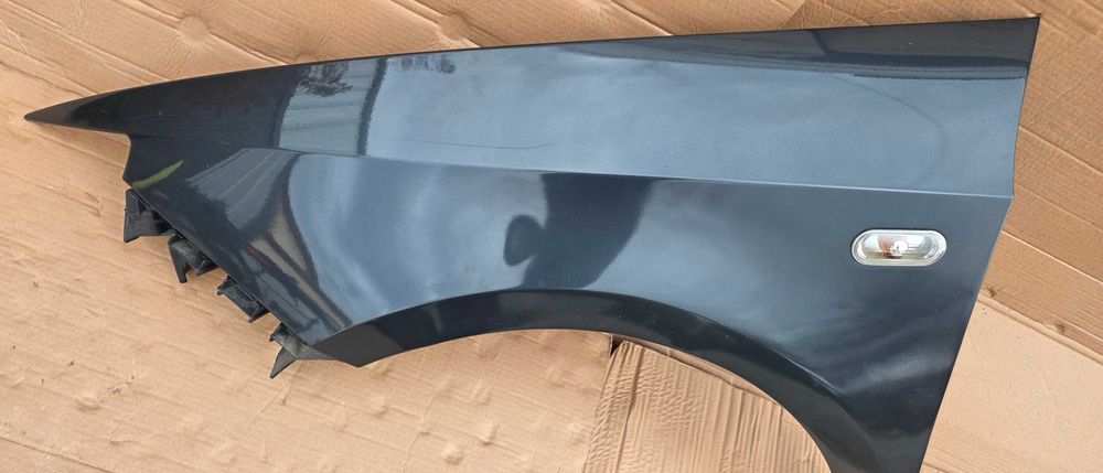 Aripa stanga fata Seat Ibiza 5 6J 2009 / 2010 / 2011 2012