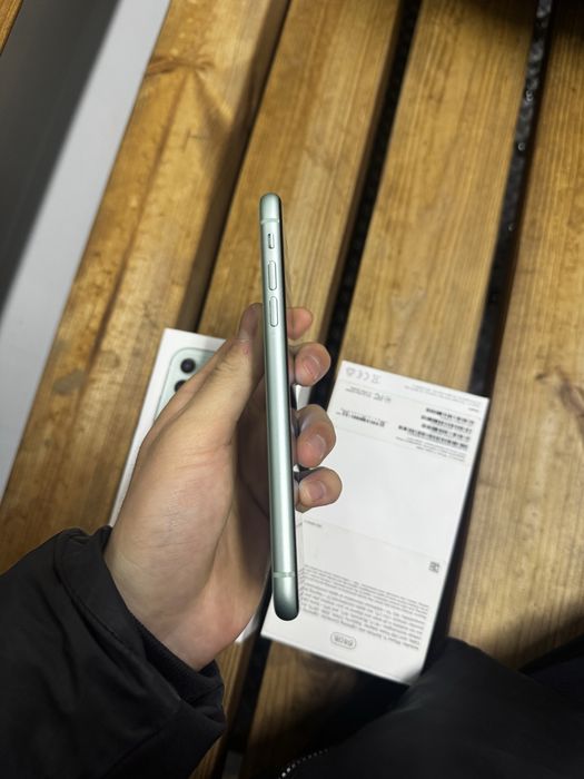 Продаеться iPhone 11 64GB