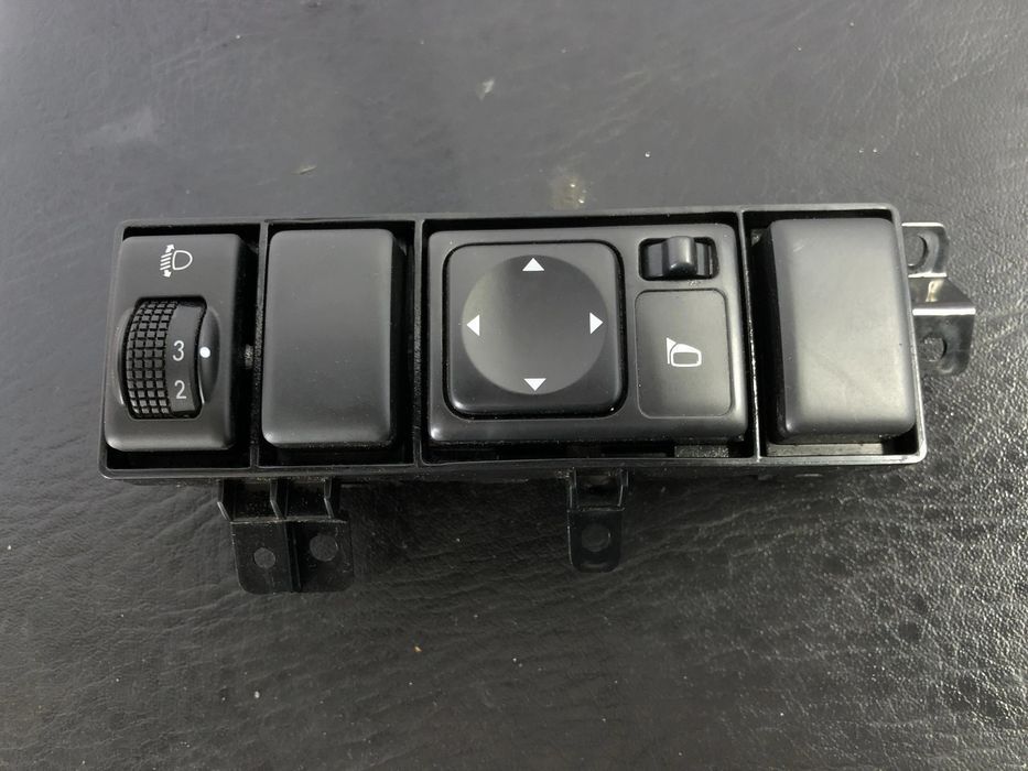 Butoane comada oglinzi Nissan Navara D40 2009 cod 25570AX005