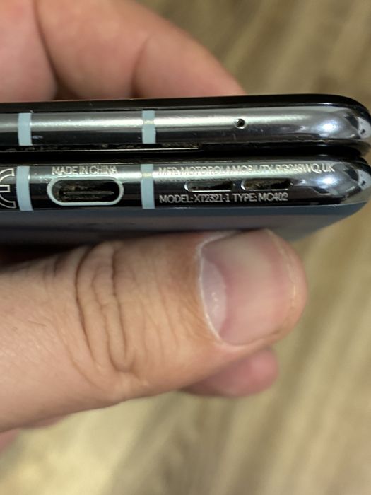 Motorola Razr 40 Ultra - за ремонт