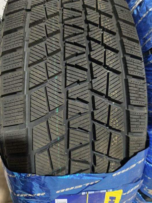 Абсолютно новые зимние шины "липучки" Habilead IceMax RW501, размер 23