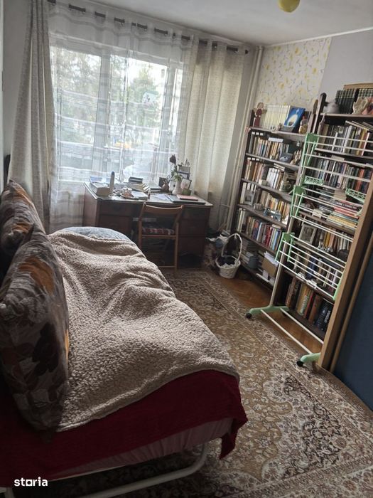 Apartament cu 3 camere, centrala pe gaz, etaj 1