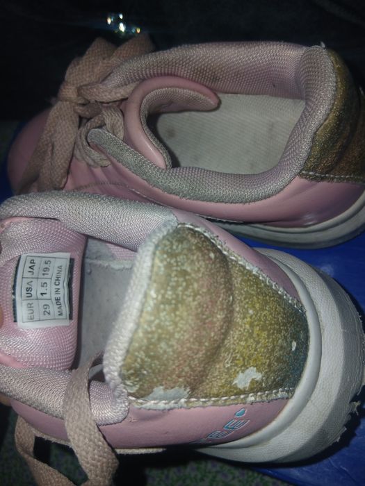 Кроссовки для девочки