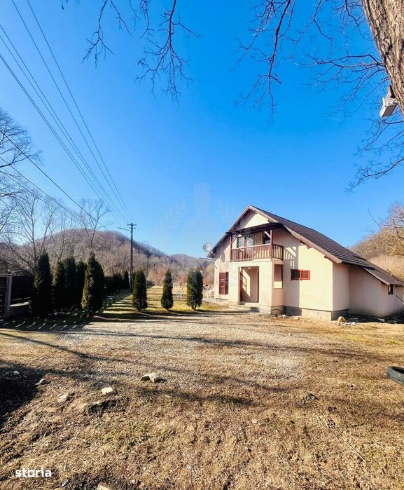 Casa De Vacanta//Zona Breaza//Ocina De Jos