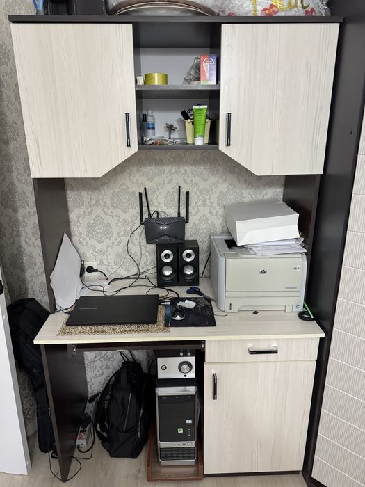 Продам компьютерный стол