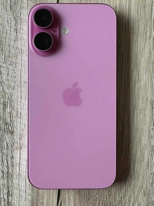 iPhone 16 чисто нов с гаранция
