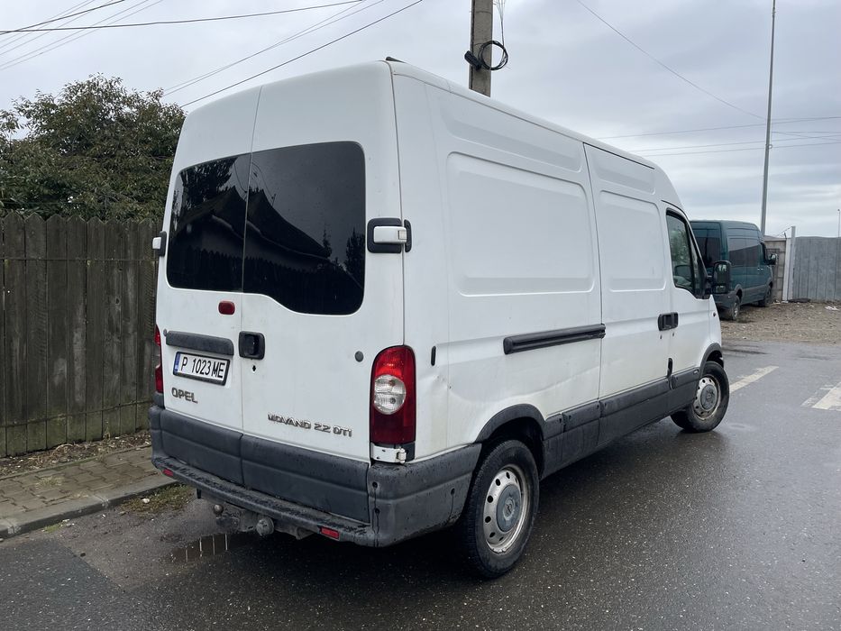 Vand sau schimb opel movano