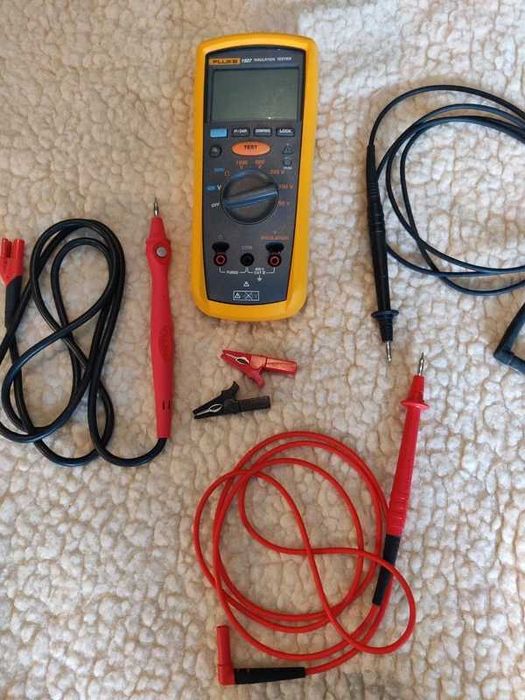 Tester de izolație Fluke 1507 – stare excelentă, cu accesorii