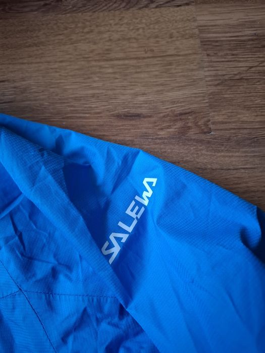 Salewa мъжко яке M- L размер.