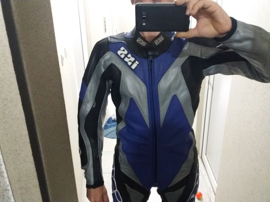 ЧИСТО НОВ мото екип IXS цял