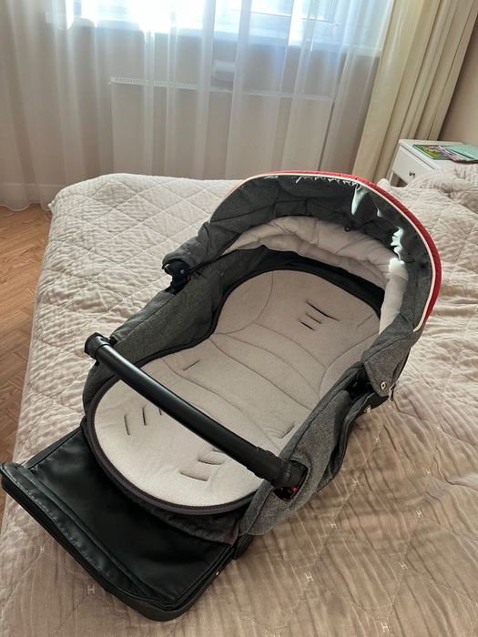 Продам коляску.