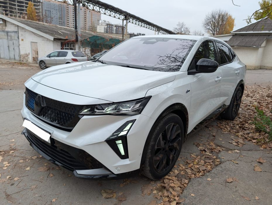 Renault Rafale 1.2 hibrid 210hp 2025 9000km