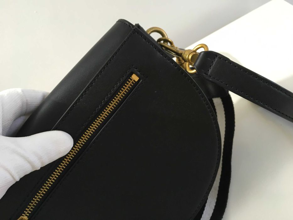 GUESS дамска чанта