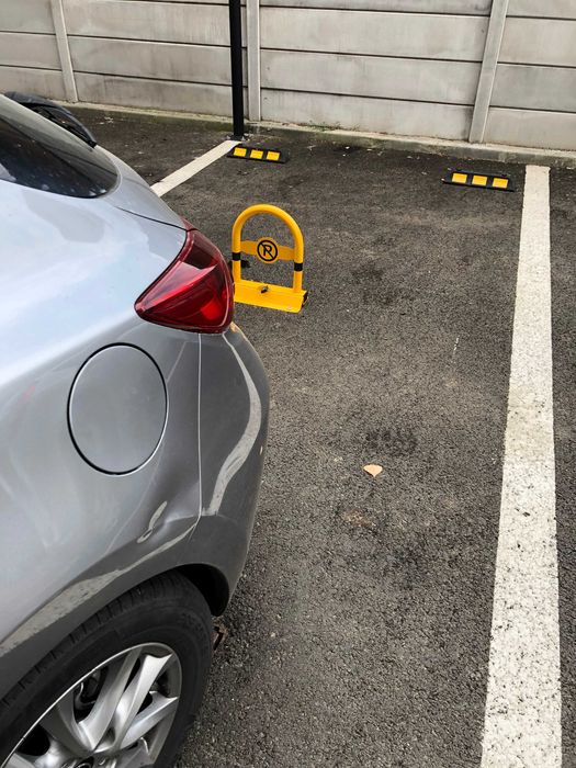 Apartament 2 camere (nou, mobilat) + 2 locuri de parcare (optional)