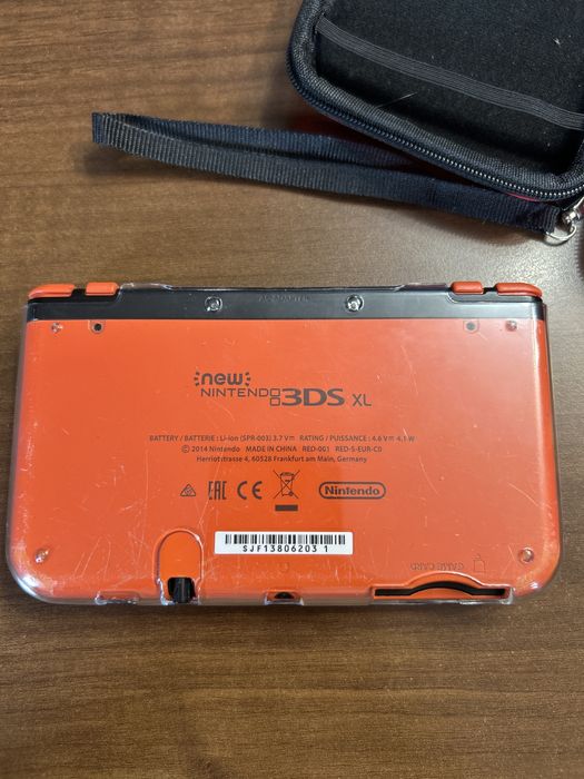 New  nintendo 3ds xl modat cu card de 64 gb