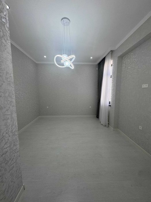 СРОЧНО !! Продается котедж в Яшнабаде 1.0 соток 5 комнат