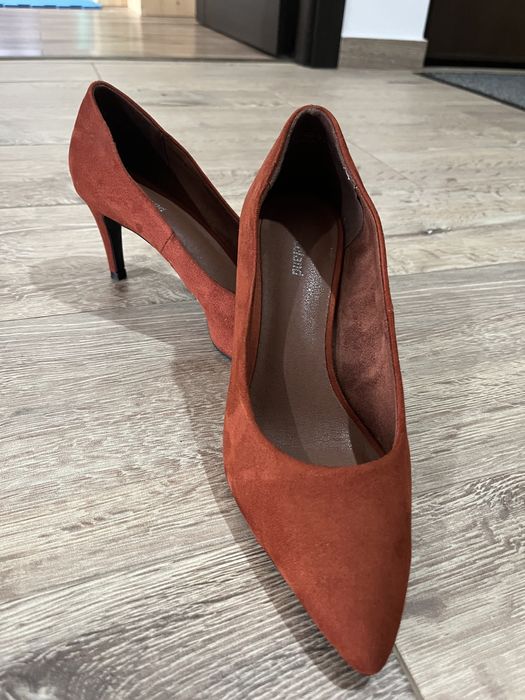 Vand pantofi stiletto