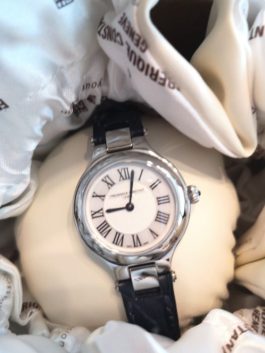Дамски часовник Frederique Constant Geneva – швейцарски, елегантен