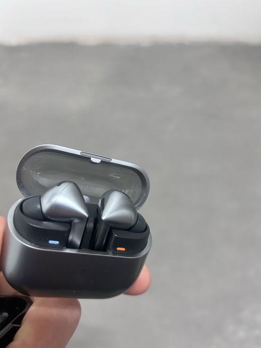 Продам наушники Galaxy Buds3 pro