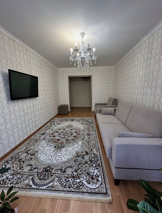 Мягкий диван и кресло
