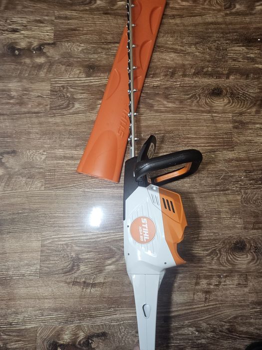 Masina tăiat gard viu stihl husa 60