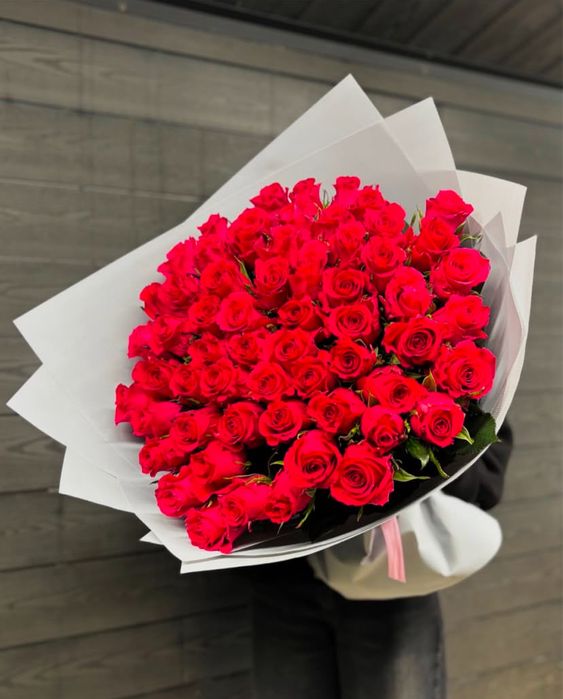 Пионы цветы букеты розы тюльпаны