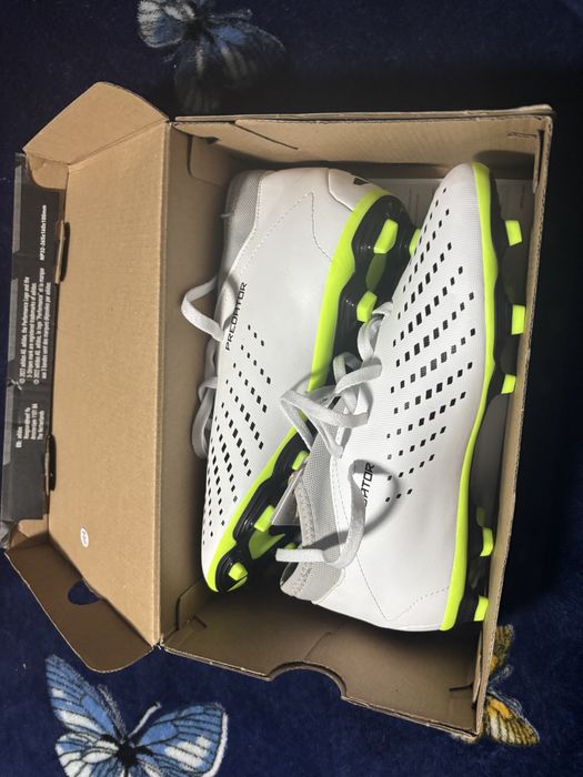 Ghete noi adidas predator