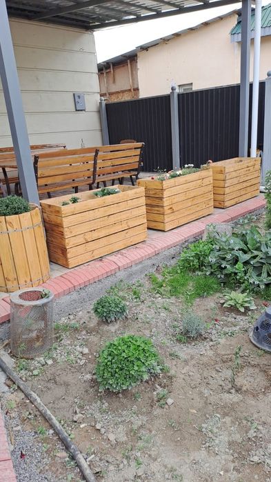 Деревянные вазоны (кашпо)