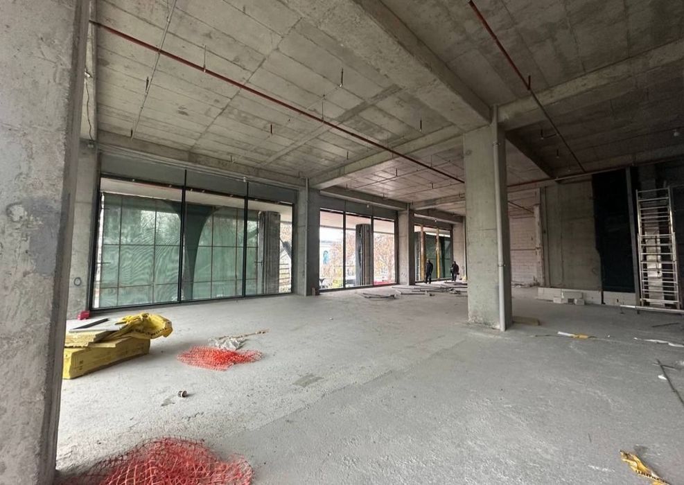 Продается нежилое помещение Пирамит