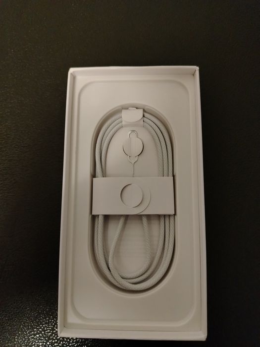 Продаю Айфон 16 про макс