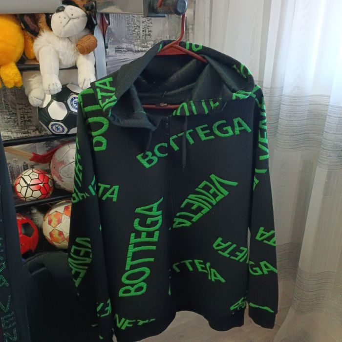 Костюм женский продам