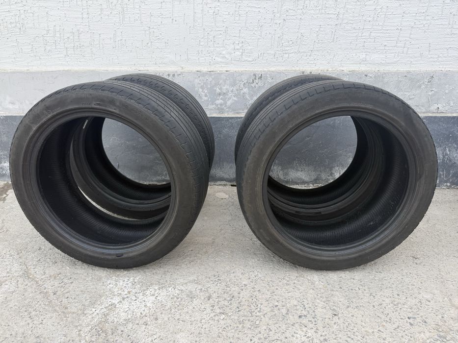 Продам летние шины Bridgestone 235/45/18