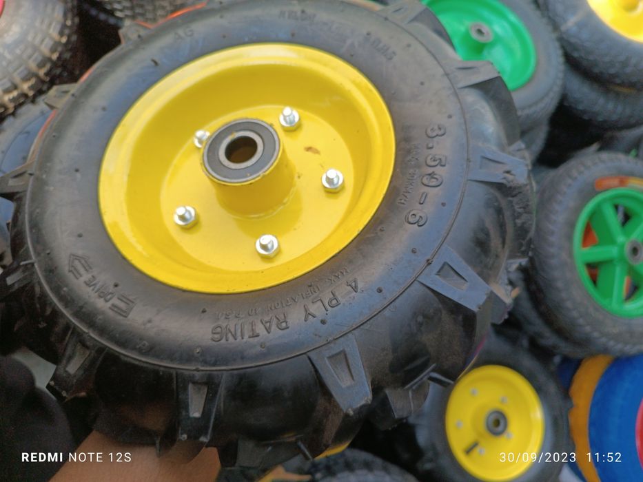 Arava va skuterlar balonlari