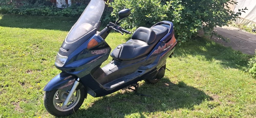 Se vinde yamaha majesty 250